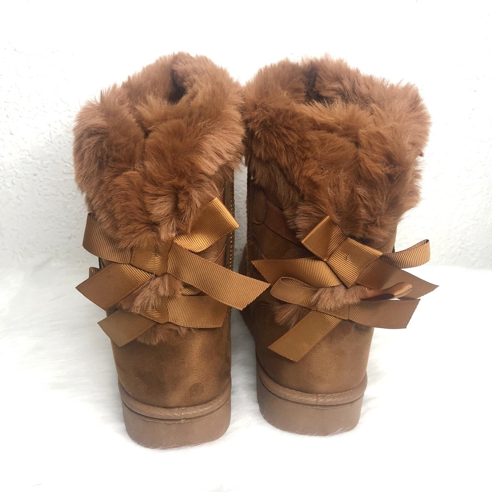 Tan Cozy and Soft Boots - Picture 3 of 4